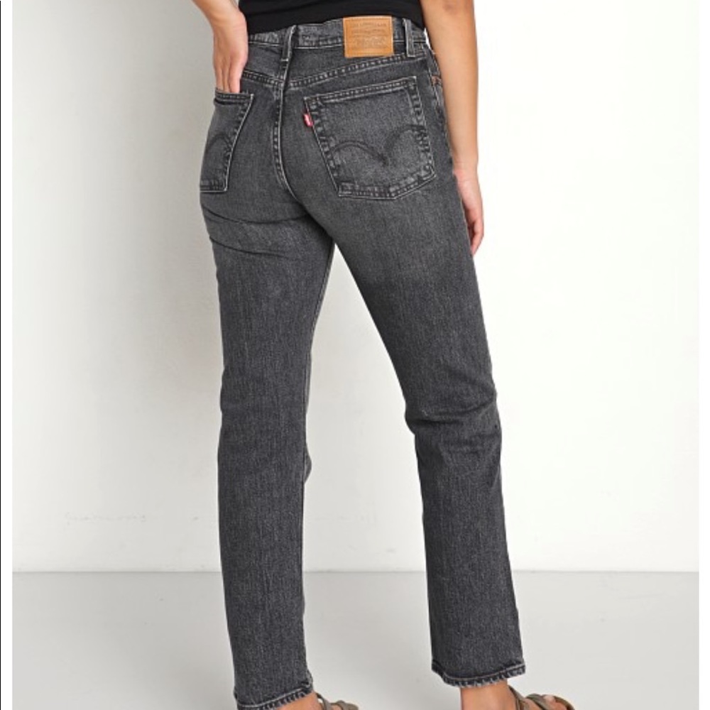 Black/grey Levis straight leg jeans high rise crop